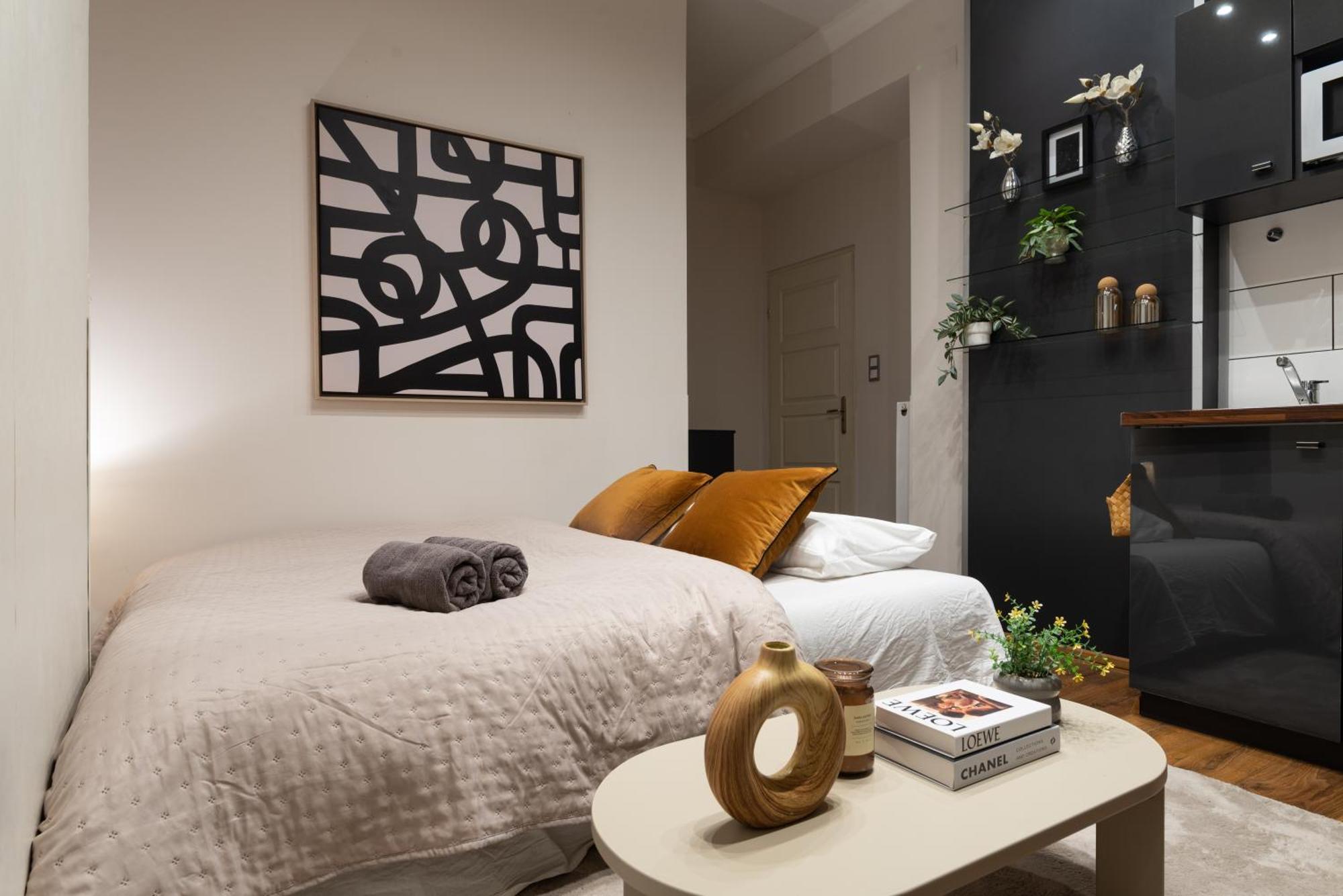 Chic Central 1Br Retreat Near New York Cafe With View Budapest Exteriör bild