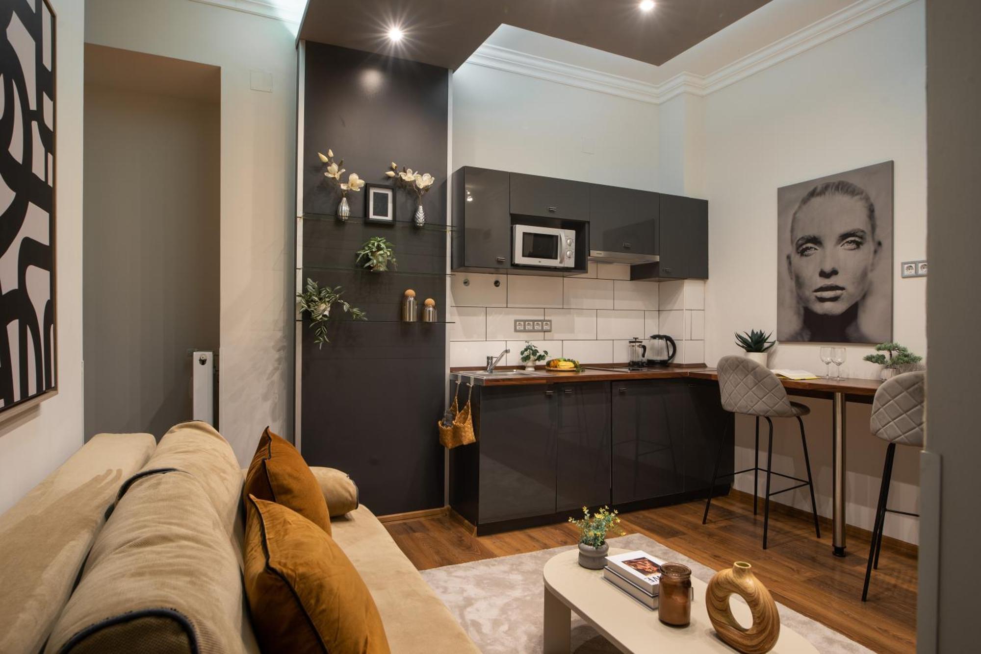Chic Central 1Br Retreat Near New York Cafe With View Budapest Exteriör bild