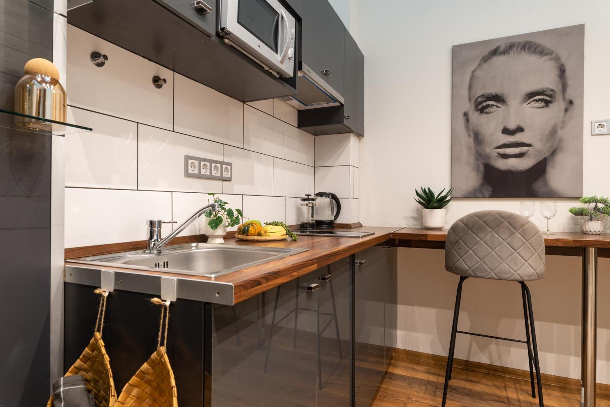 Chic Central 1Br Retreat Near New York Cafe With View Budapest Exteriör bild