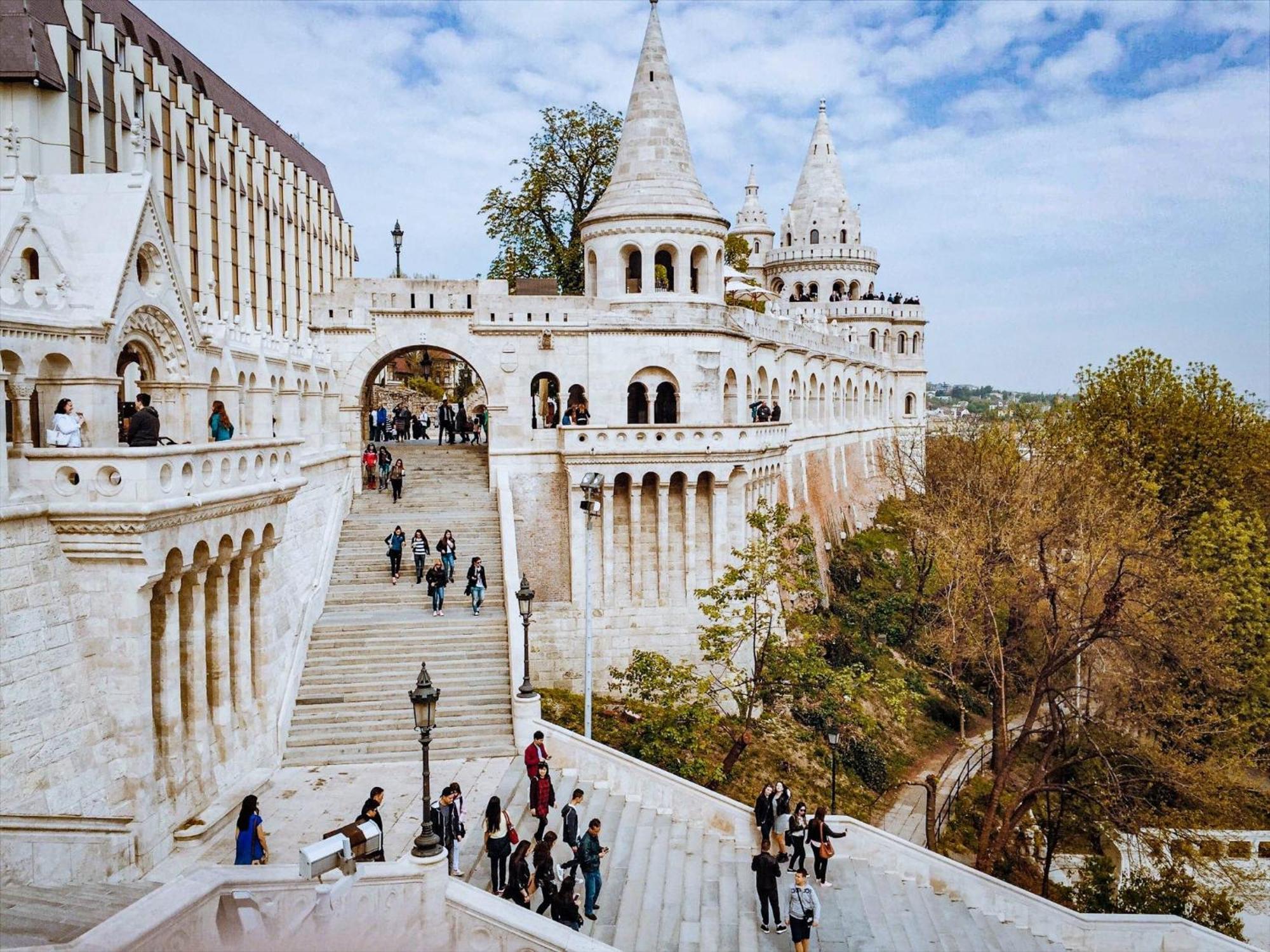 Chic Central 1Br Retreat Near New York Cafe With View Budapest Exteriör bild
