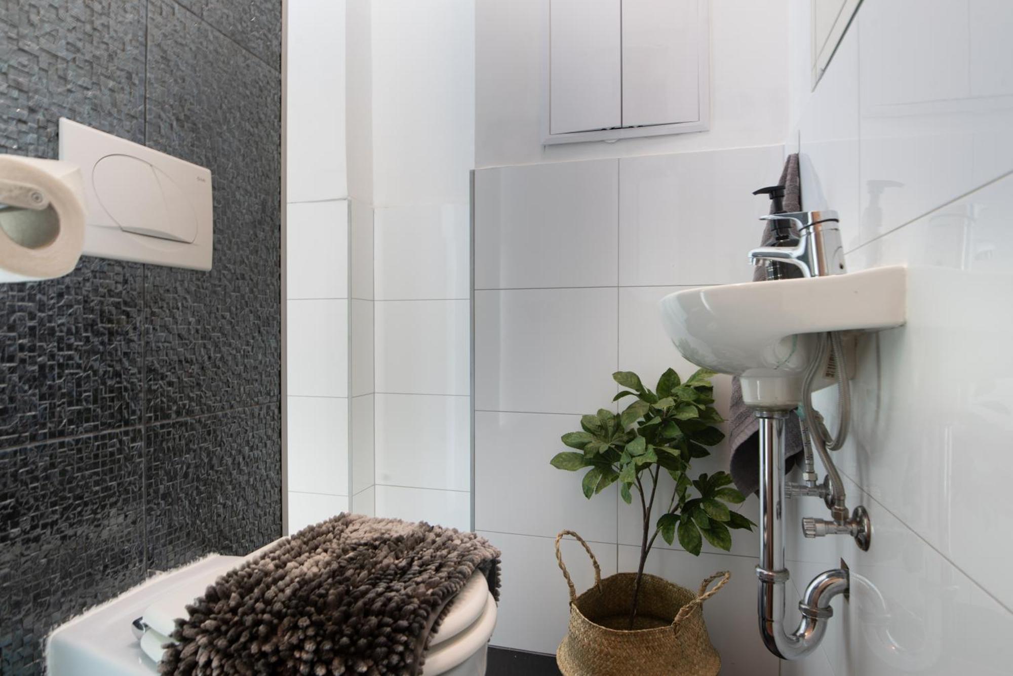 Chic Central 1Br Retreat Near New York Cafe With View Budapest Exteriör bild