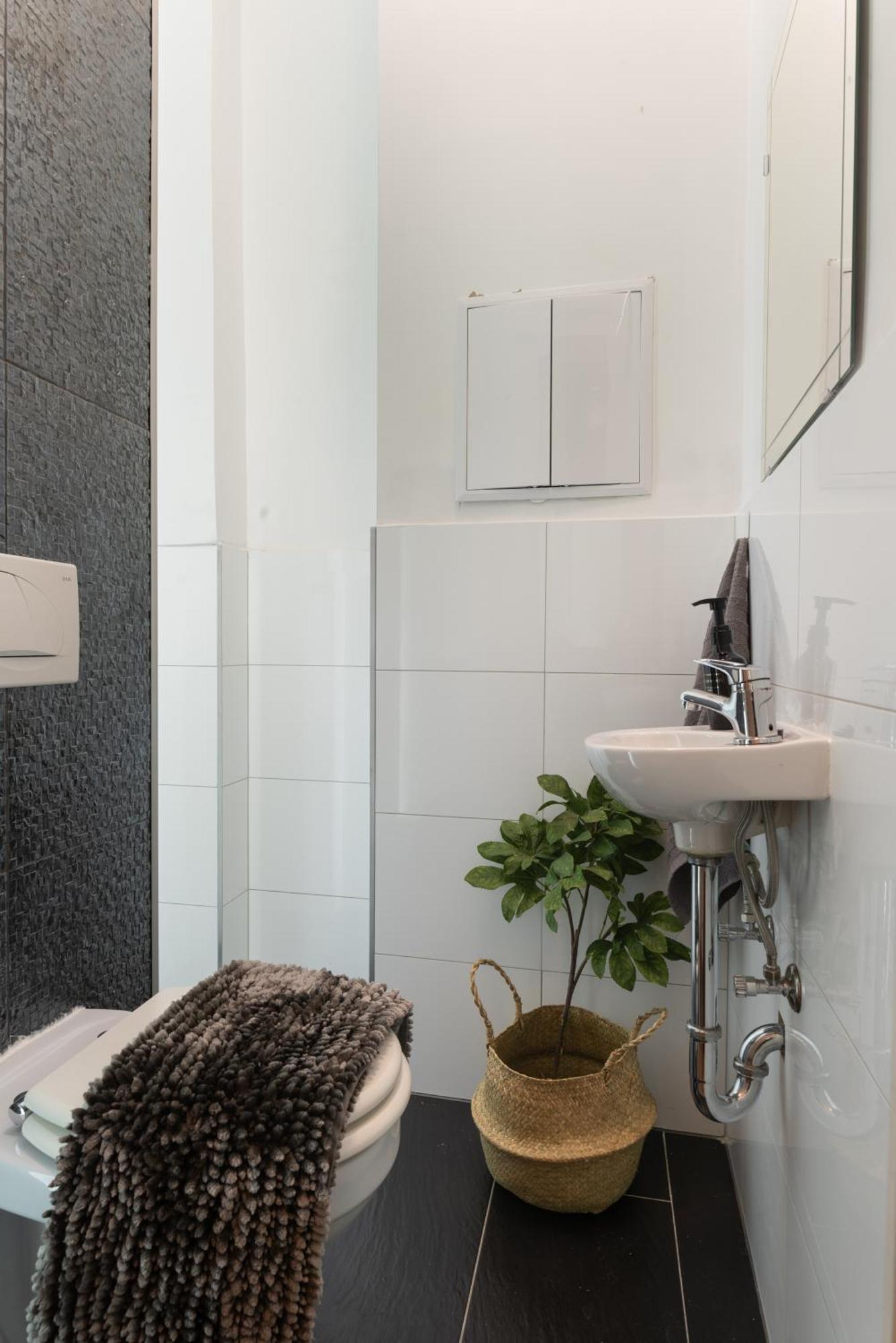 Chic Central 1Br Retreat Near New York Cafe With View Budapest Exteriör bild